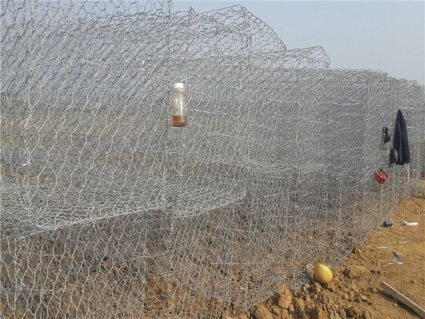 格賓石籠網具有極高的柔性是普通防護產品不能比的 格賓石籠網具有極高的柔性是普通防護產品不能比的